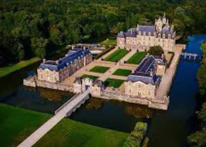 Maison Au Milieu Des Bois Et Des Animaux